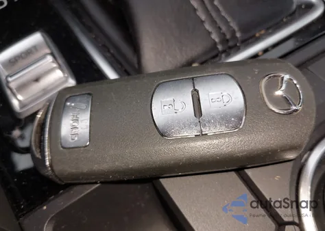 2018 Mazda Mazda3 Sport из США, поврежденный, VIN 3MZBN1K77JM226798